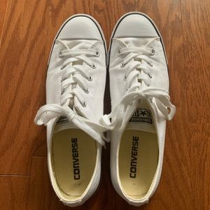 Converse tennis shoes